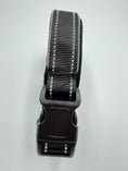 Indlæs billede i gallerifremviser, Hundehalsbånd i Nylon og Læder med AirTag Holder
