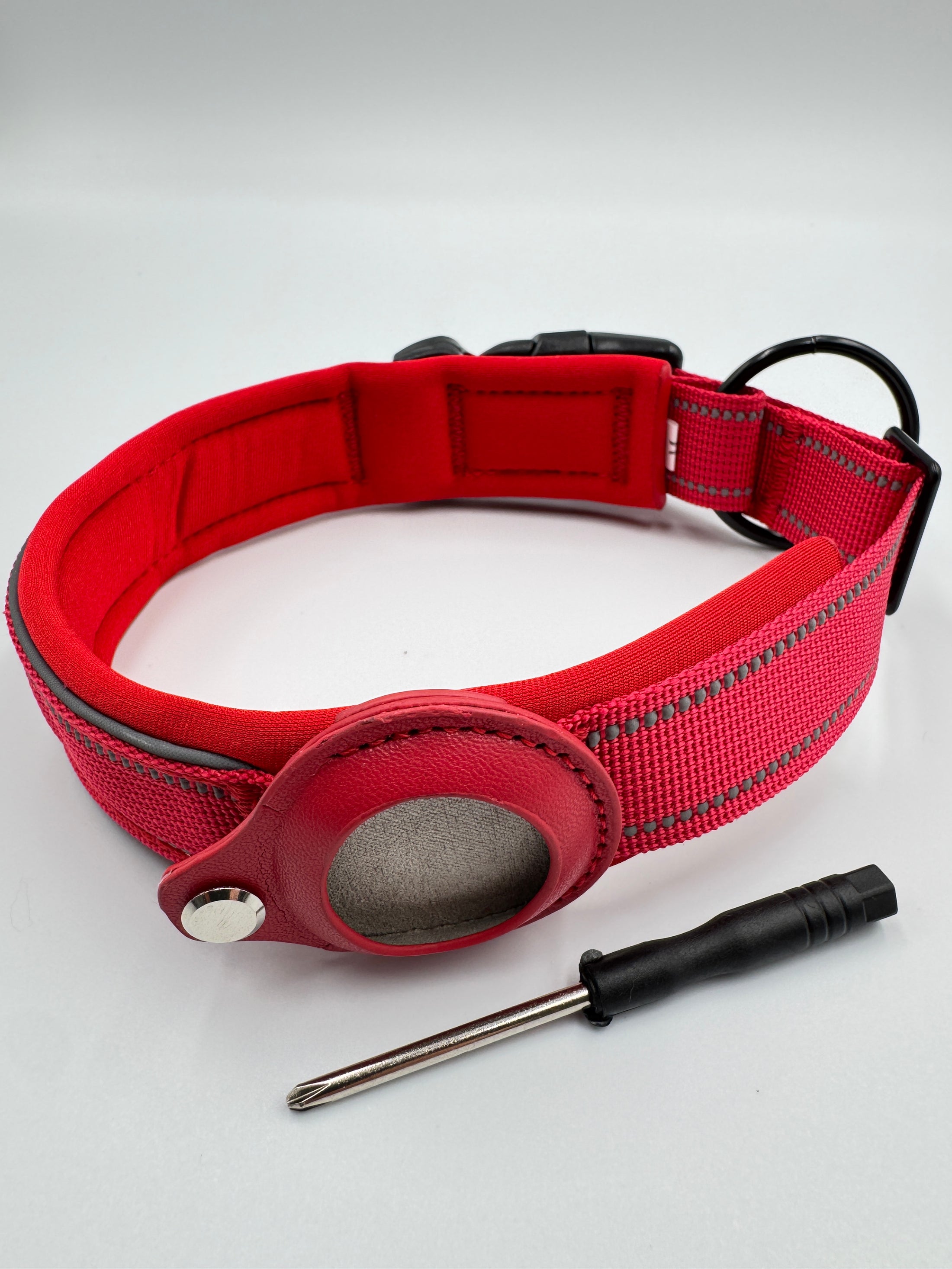 Hundehalsbånd i Nylon og Læder med AirTag Holder