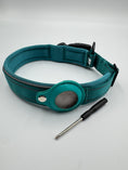 Indlæs billede i gallerifremviser, Hundehalsbånd i Nylon og Læder med AirTag Holder

